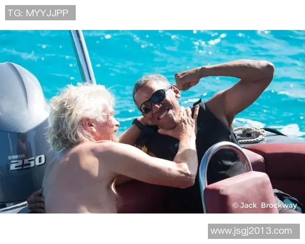 足球明星搞笑瞬间卡通图集展示脱袜子趣味瞬间的欢乐时刻